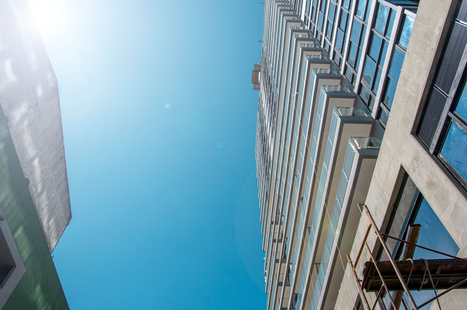 Las Lomitas Street & Residence